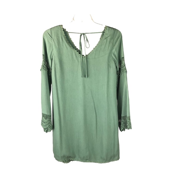 DRESS - Women's Soieblu Crinkle V-Neck Mini Dress in Malachite Green. Size M - Picture 2 of 15